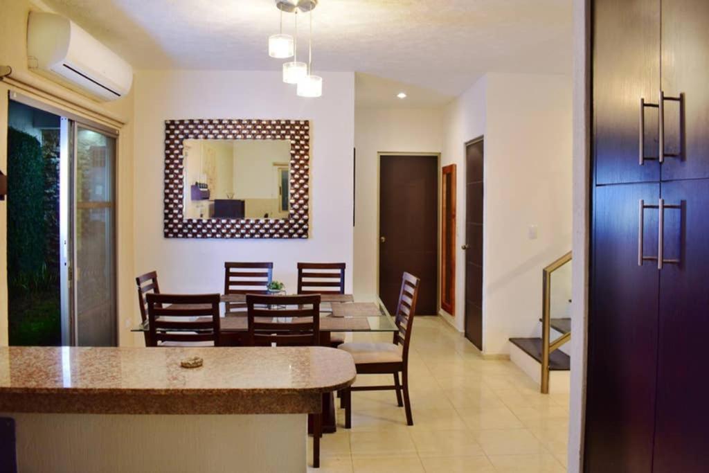 Villa Casa Hector, Con Jacuzzi, Cerca Del Foro Gnp. à Mérida Extérieur photo