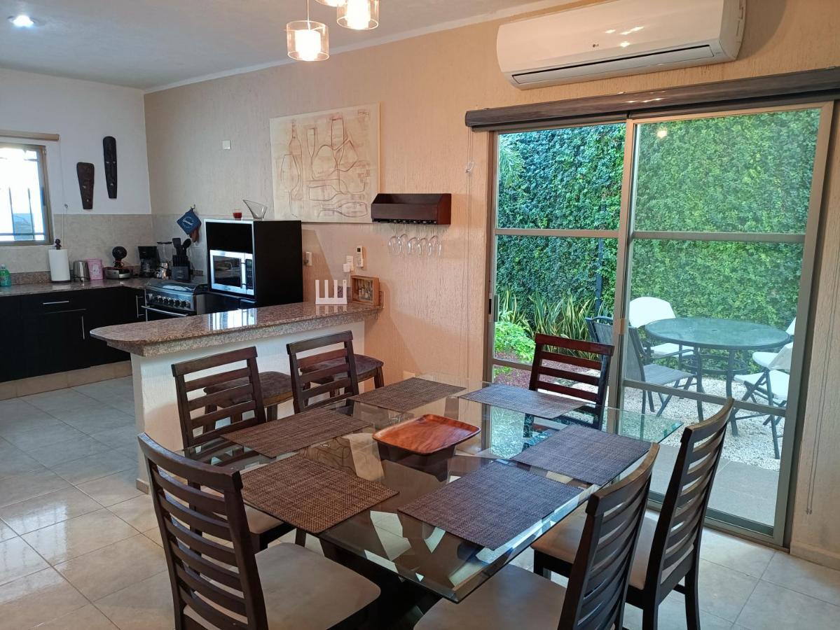 Villa Casa Hector, Con Jacuzzi, Cerca Del Foro Gnp. à Mérida Extérieur photo