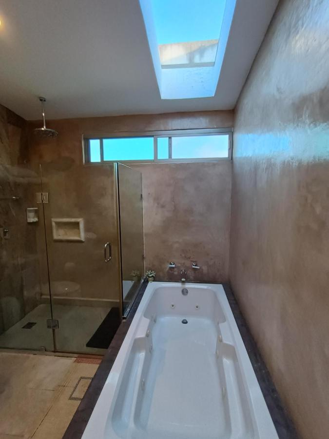 Villa Casa Hector, Con Jacuzzi, Cerca Del Foro Gnp. à Mérida Extérieur photo